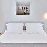 Lilly Residence-all Sea View Suites, Adults Only 5* 나오우사