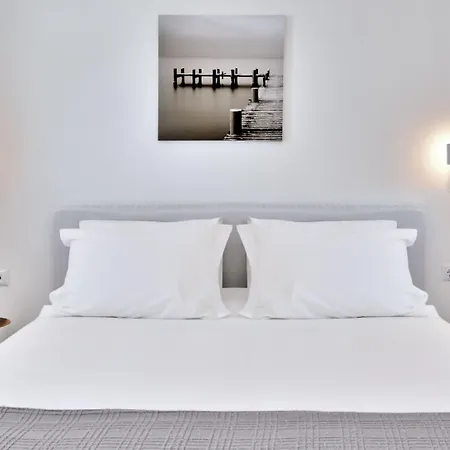Lilly Residence-all Sea View Suites, Adults Only 5* Naousa (Paros)