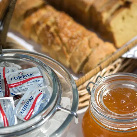 Lilly Residence-all Sea View Suites, Adults Only 5* Νάουσα