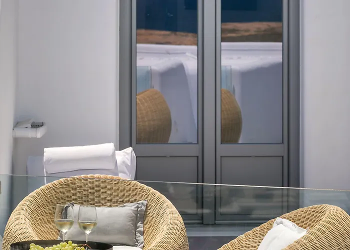 Lilly Residence-all Sea View Suites, Adults Only 5* Νάουσα